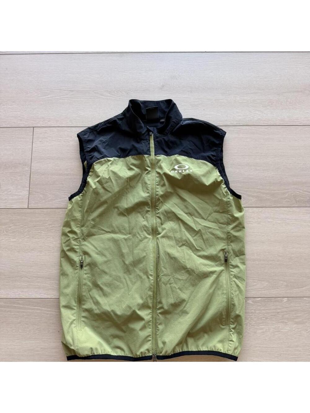 Oakley Men's Green and Khaki Gilet